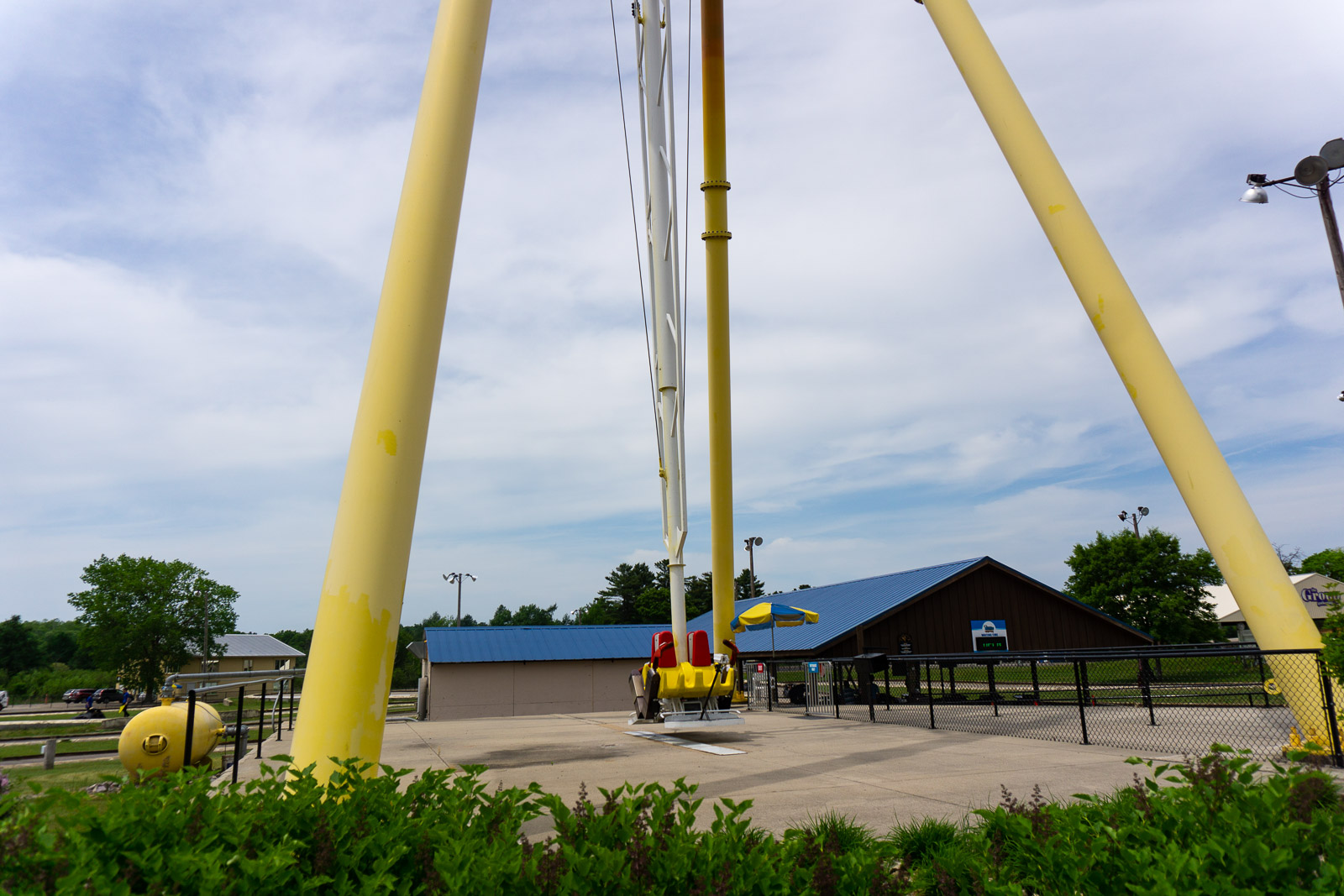 Screamin Swing waits for riders